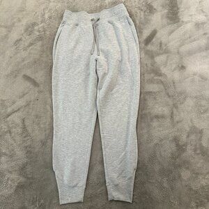 Lululemon Rest for Resilience Jogger Pants Women's size 4 Light Gray